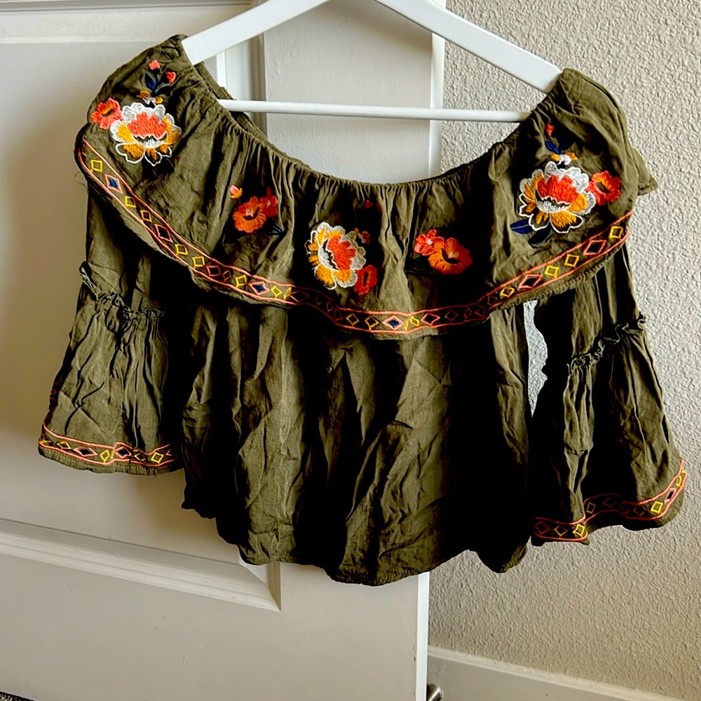 Flying tomato blouse. Size s.